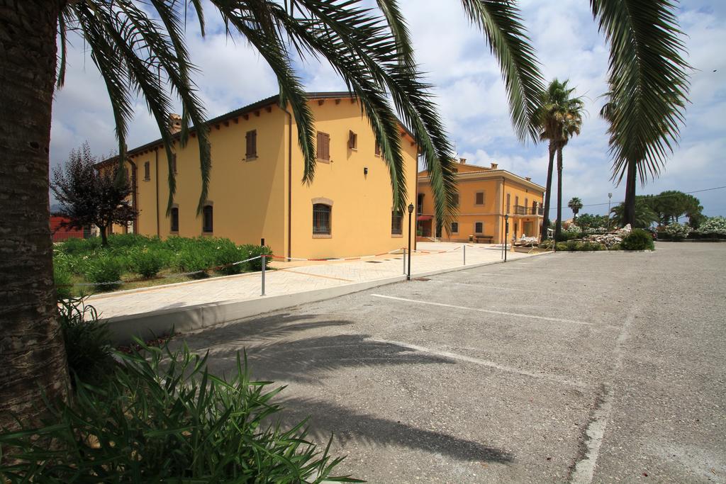 Country House Il Ponte Alba Adriatica Eksteriør bilde